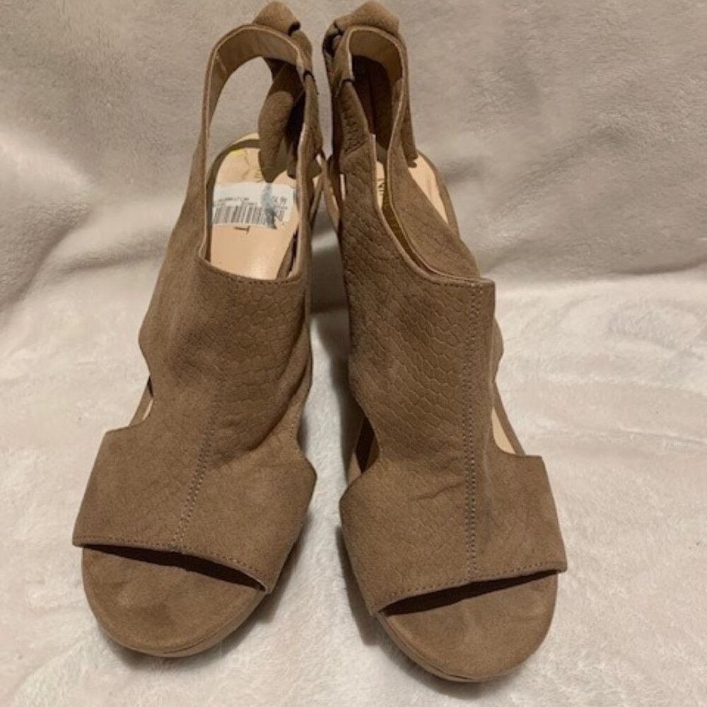 Nine West Platforms suede Size 9M